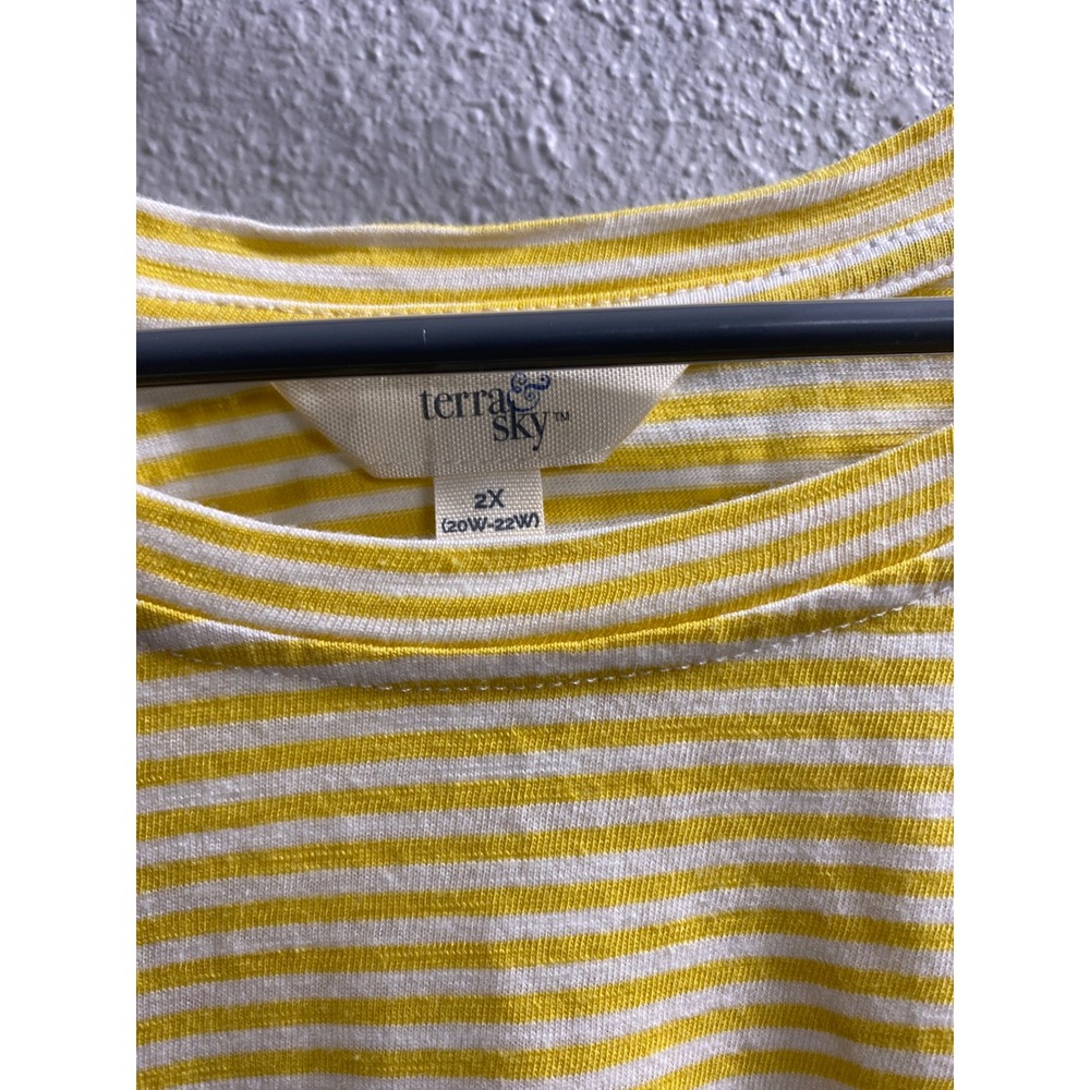 Terra & Sky Womens 2X Yellow White Striped Flutter Sleeve T-Shirt Plus Size Top - Picture 2 of 3